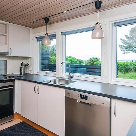 6 Person In Thyholm-by Traum * Thyholm