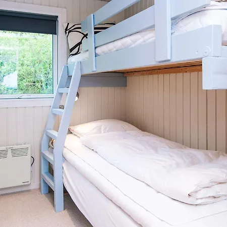 6 Person In Thyholm-by Traum *